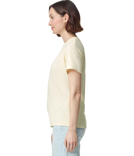 GD05 Off White Model